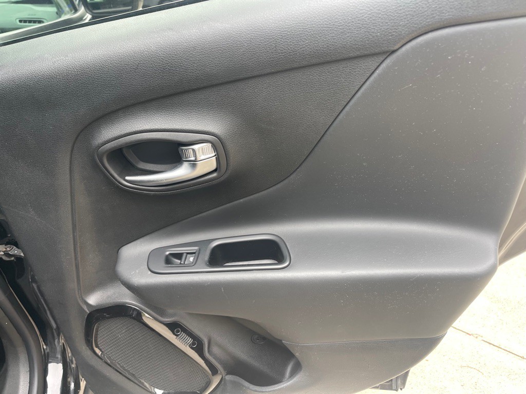2018 Jeep Renegade Image 12