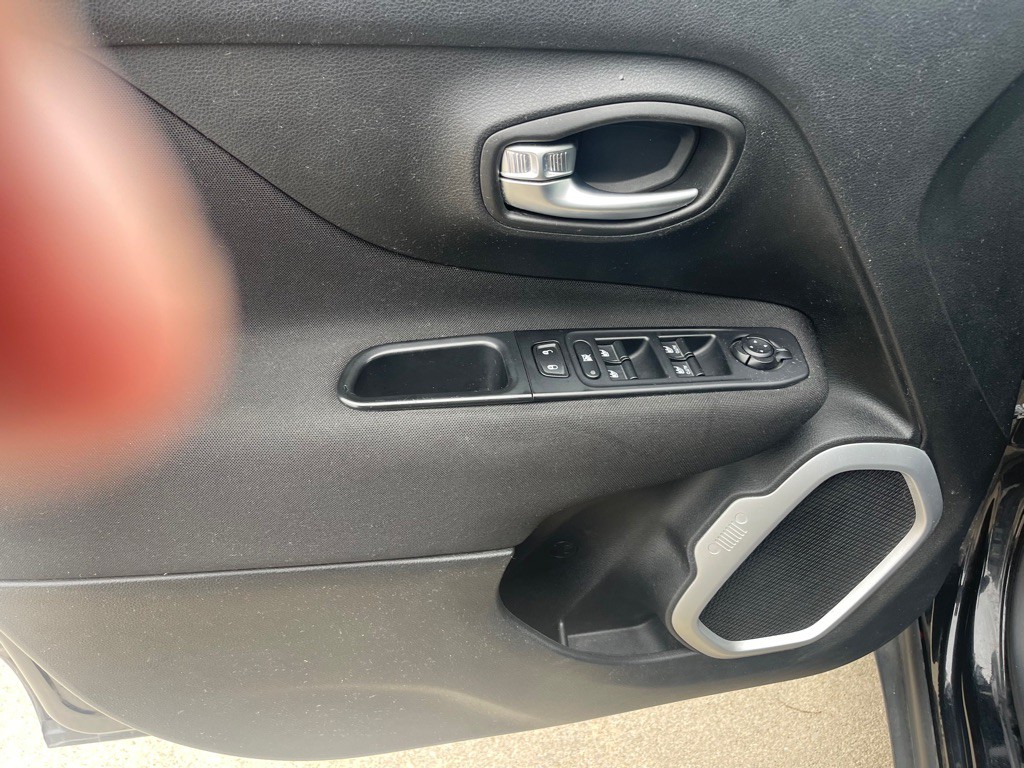 2018 Jeep Renegade Image 17