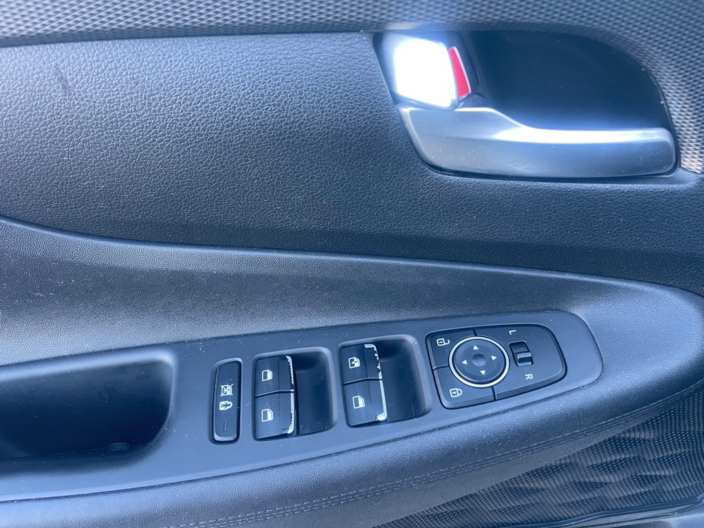 2019 Hyundai Santa Fe Image 19