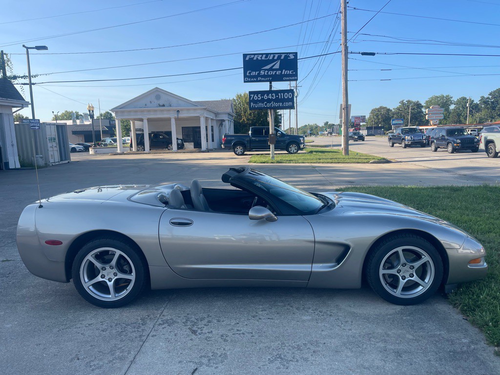 2000 Chevrolet Corvette Image 2
