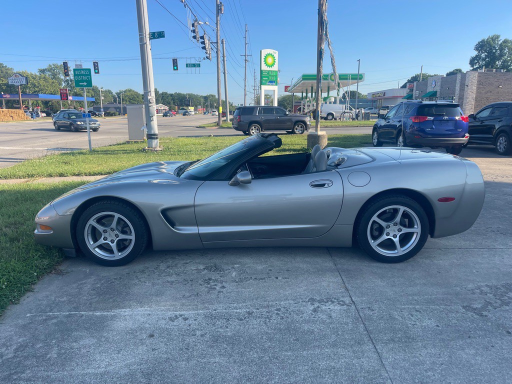 2000 Chevrolet Corvette Image 6