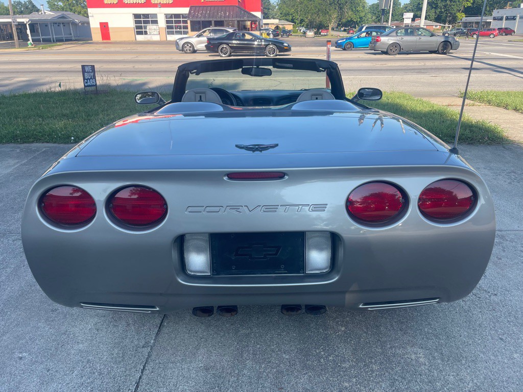 2000 Chevrolet Corvette Image 8