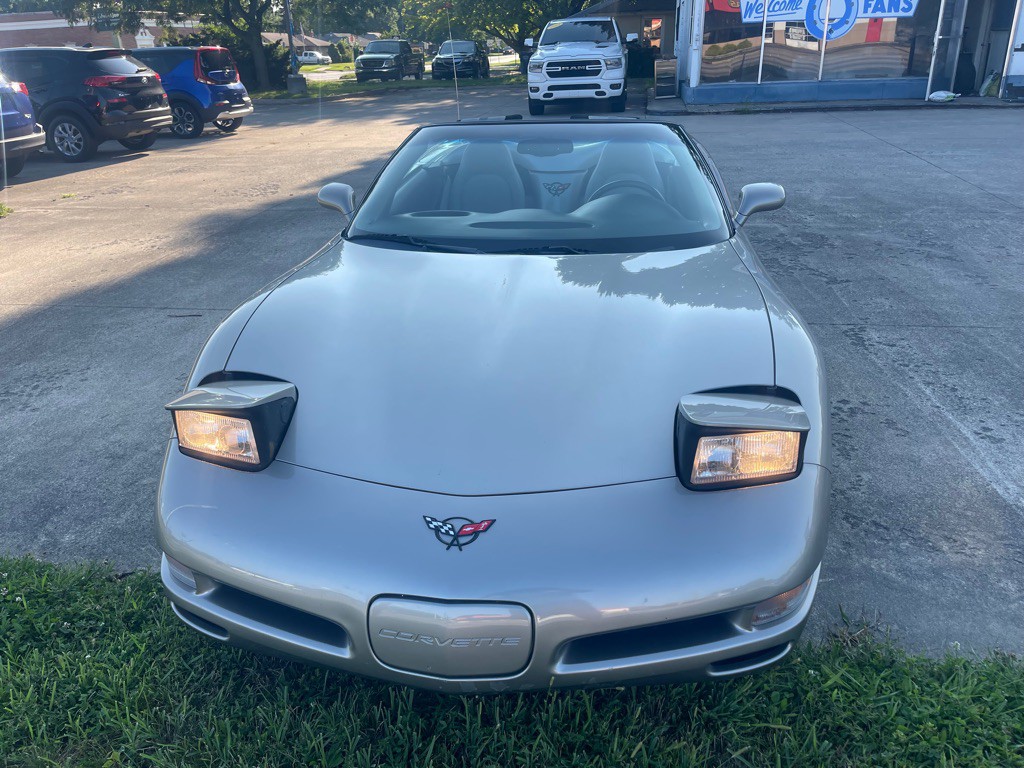 2000 Chevrolet Corvette Image 10