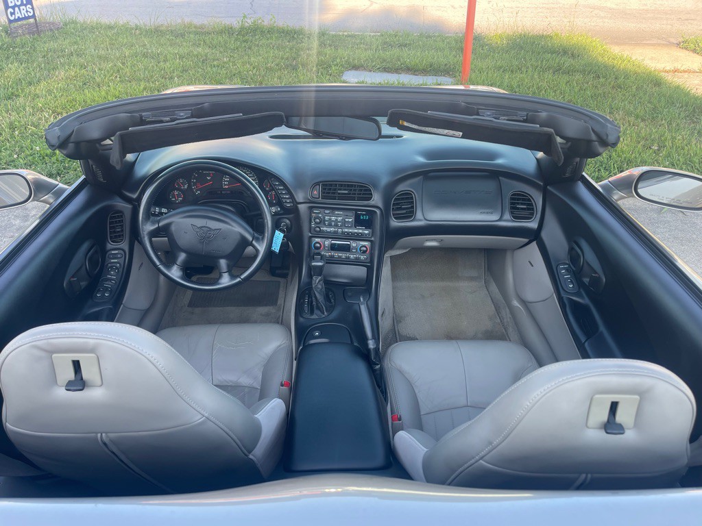 2000 Chevrolet Corvette Image 12
