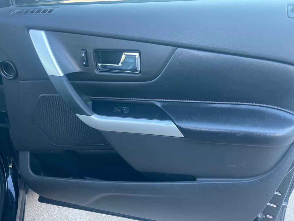 2012 Ford Edge Image 10