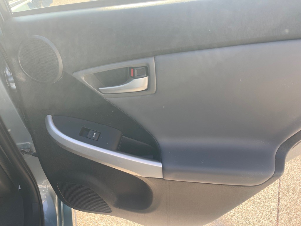 2015 Toyota Prius Image 12