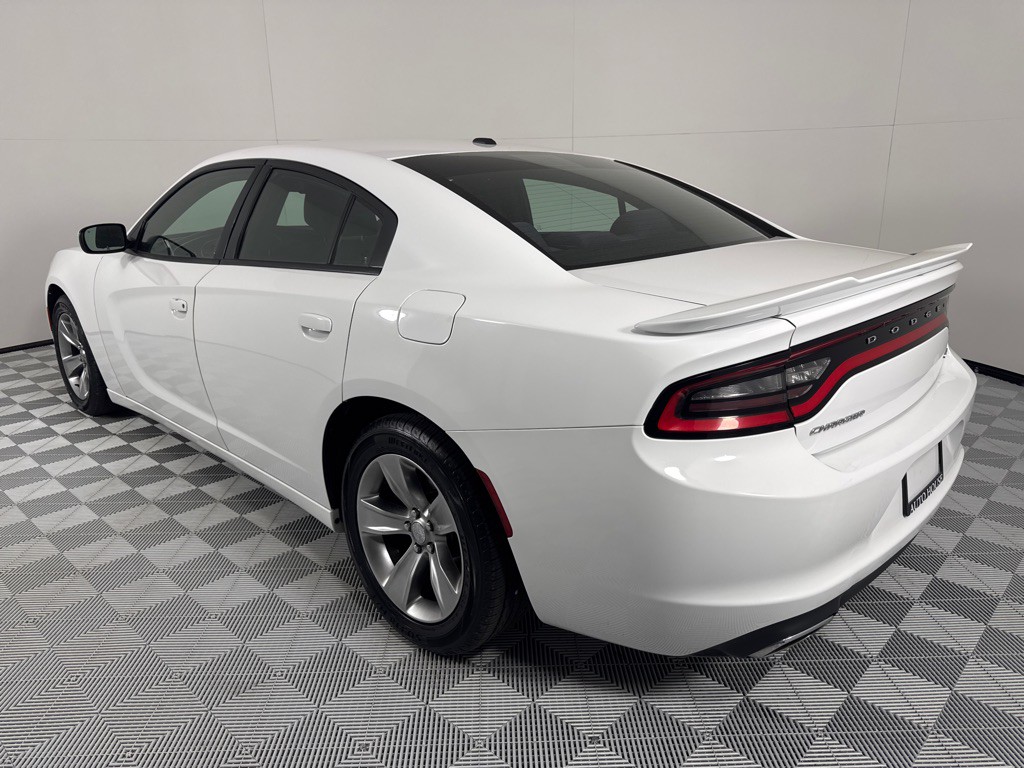 2015 Dodge Charger Image 8