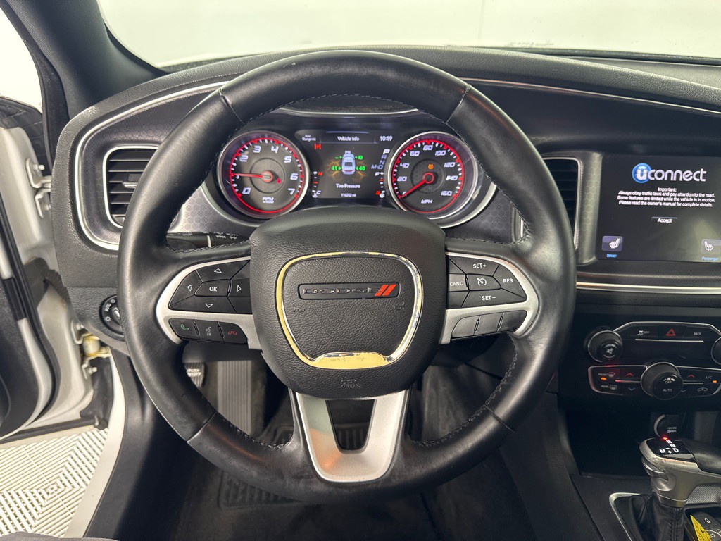 2015 Dodge Charger Image 17