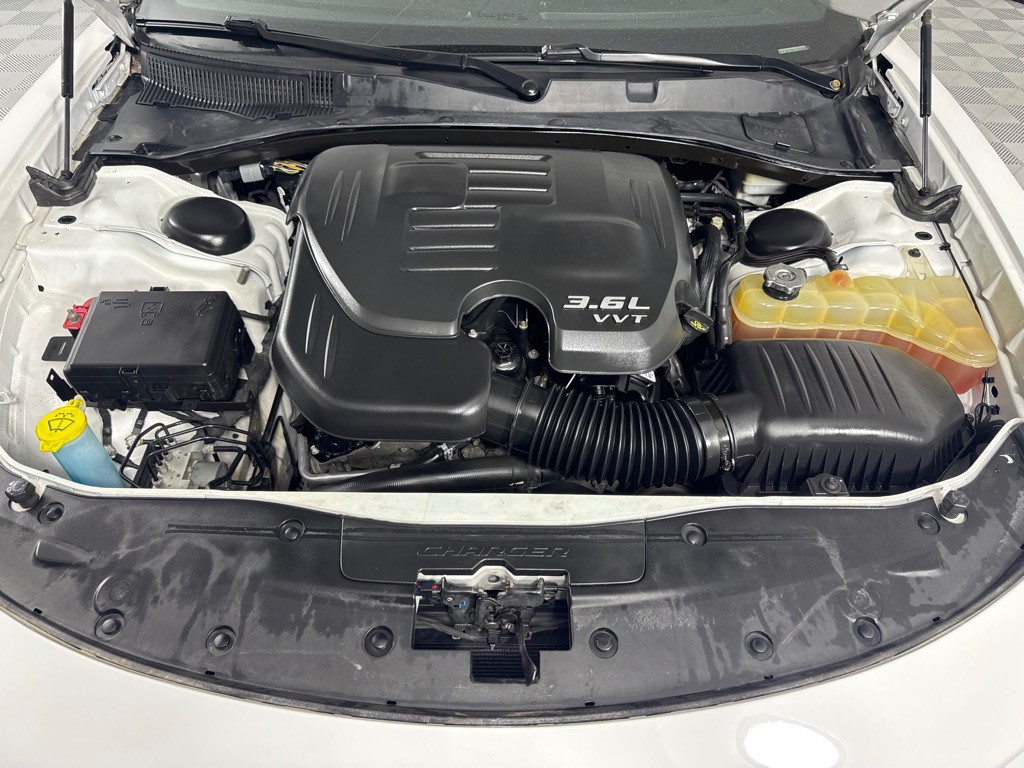 2015 Dodge Charger Image 29