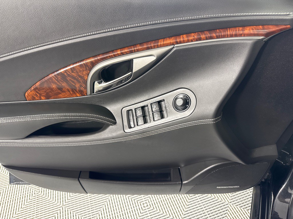 2013 Buick Lacrosse Image 8
