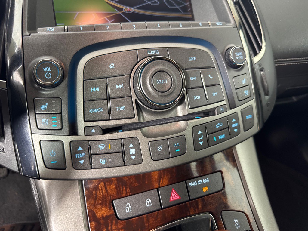 2013 Buick Lacrosse Image 16