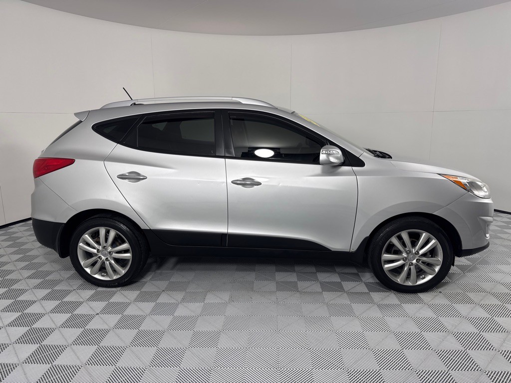 2011 Hyundai Tucson Image 4