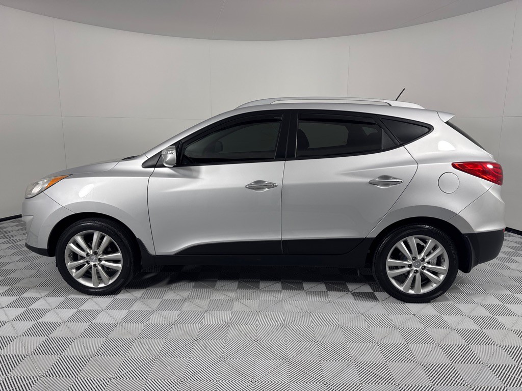 2011 Hyundai Tucson Image 8