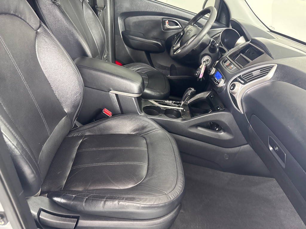 2011 Hyundai Tucson Image 23