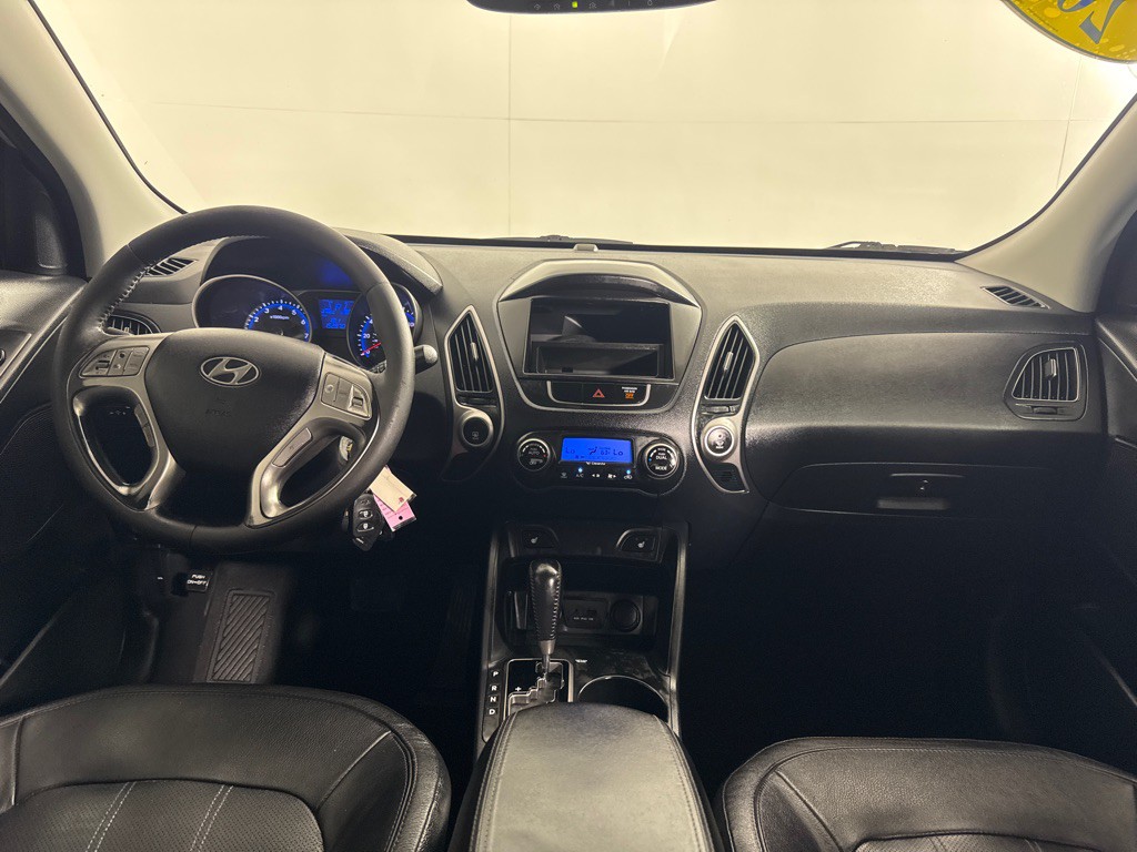 2011 Hyundai Tucson Image 25