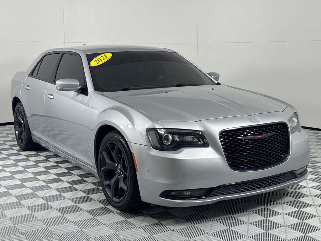 2021 Chrysler 300 Image 3