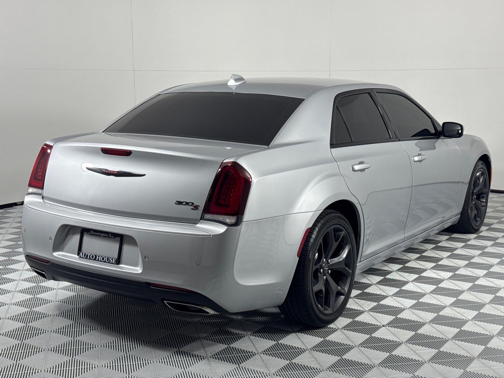 2021 Chrysler 300 Image 5