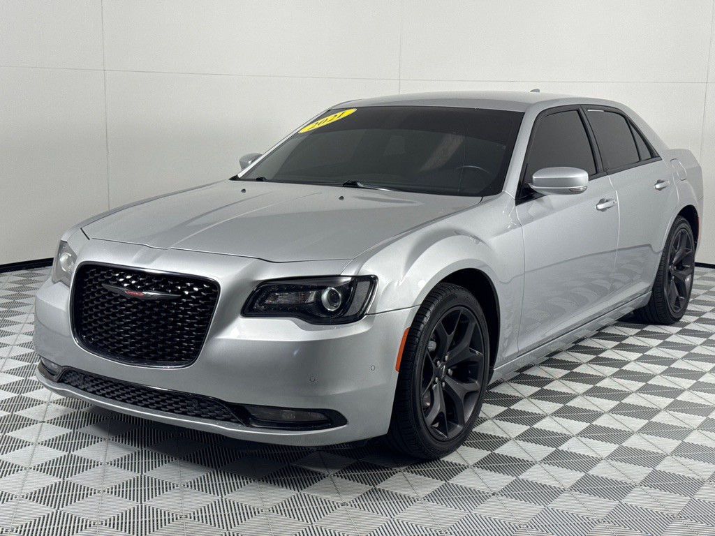 2021 Chrysler 300 Image 11