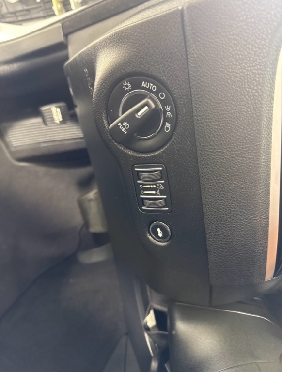 2021 Chrysler 300 Image 16