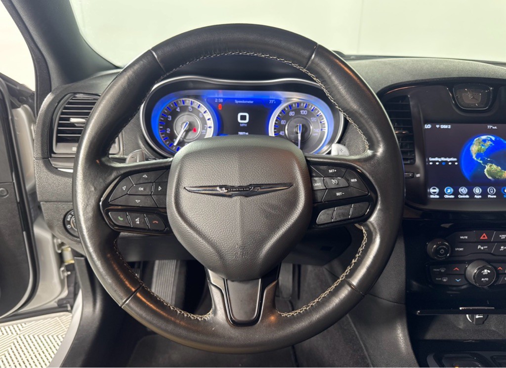 2021 Chrysler 300 Image 17