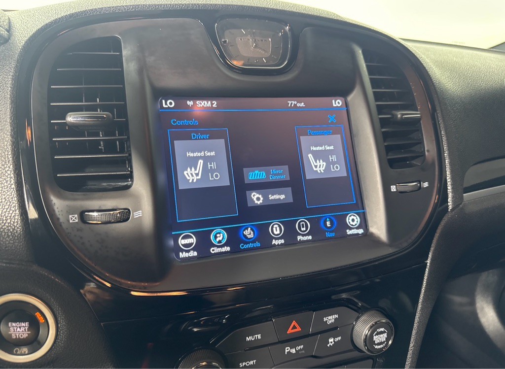 2021 Chrysler 300 Image 18