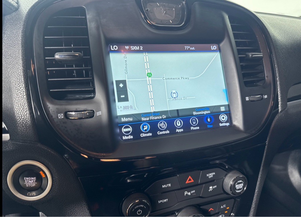 2021 Chrysler 300 Image 19