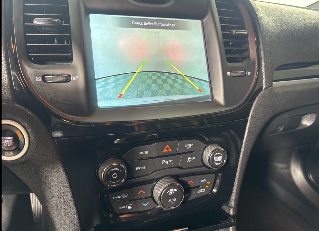 2021 Chrysler 300 Image 20