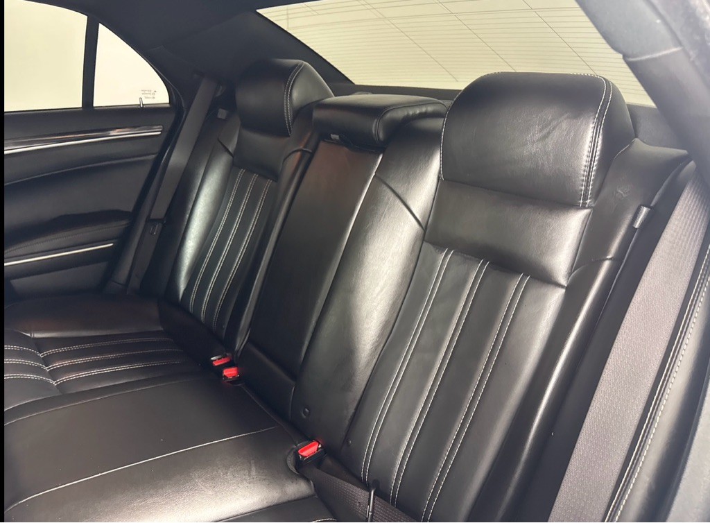 2021 Chrysler 300 Image 23