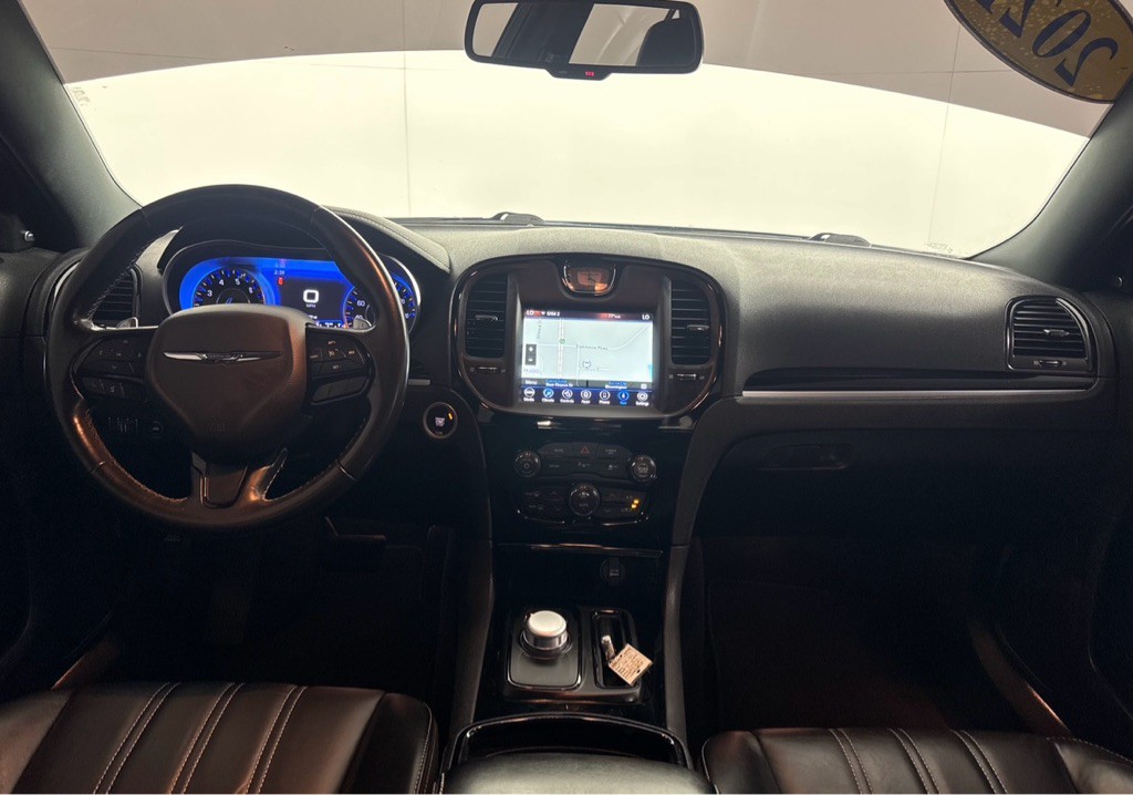 2021 Chrysler 300 Image 28