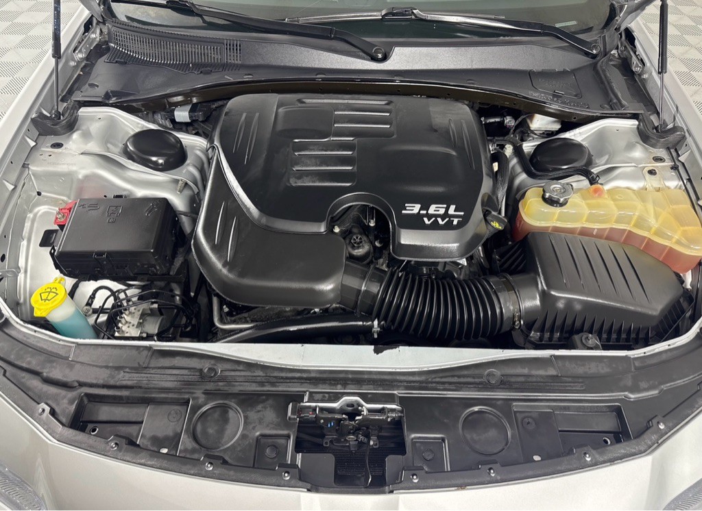 2021 Chrysler 300 Image 29