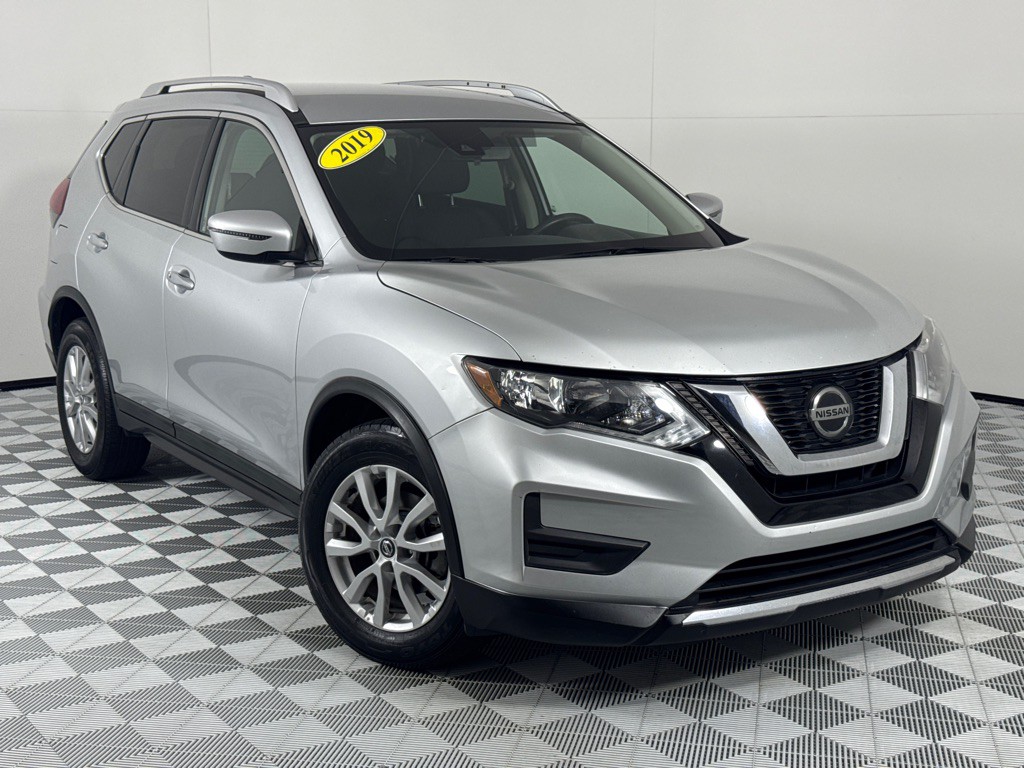 2019 Nissan Rogue Image 2