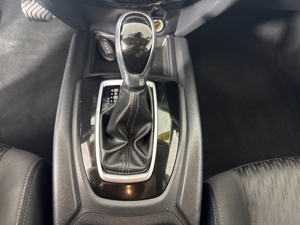 2019 Nissan Rogue Image 16