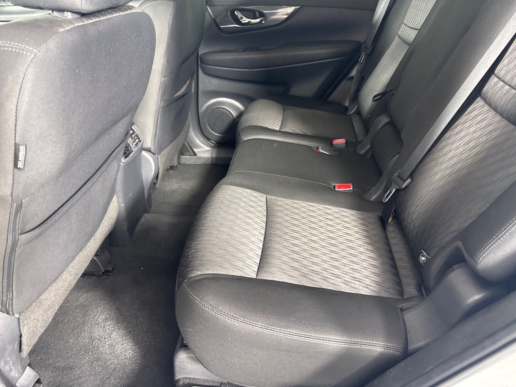 2019 Nissan Rogue Image 18