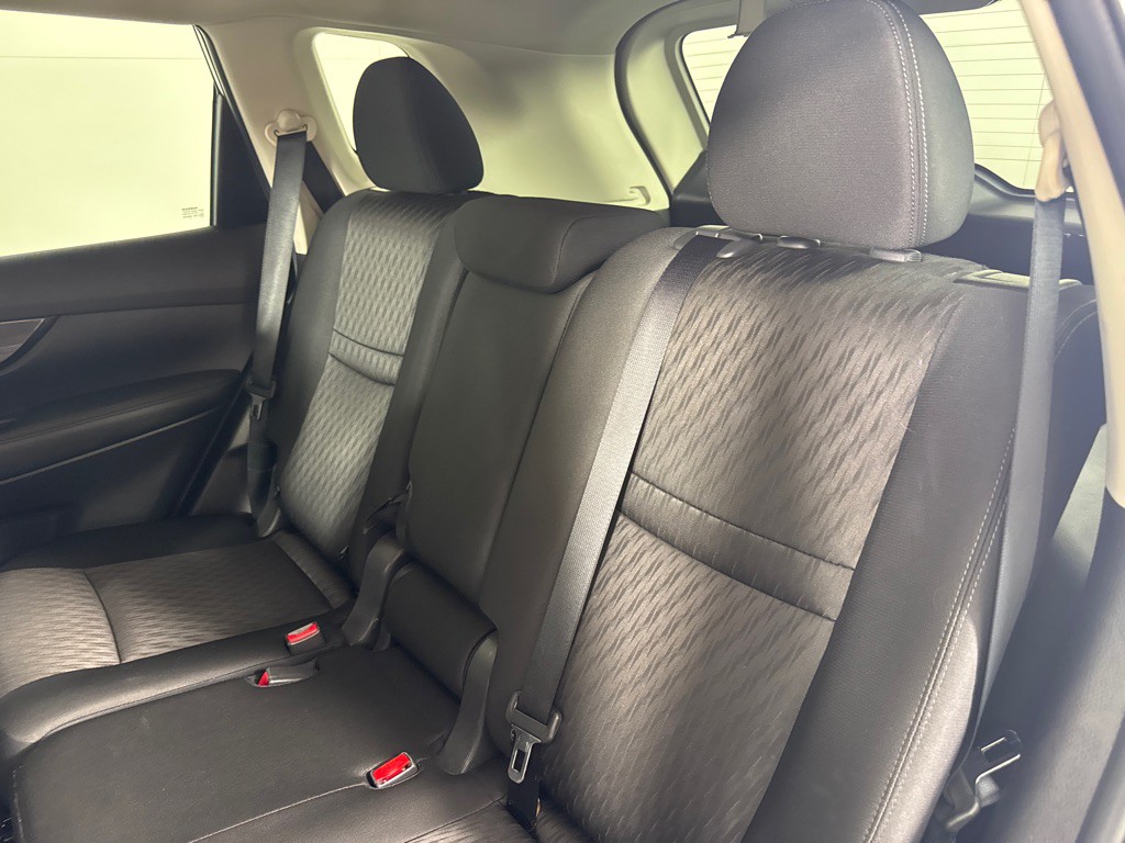 2019 Nissan Rogue Image 19