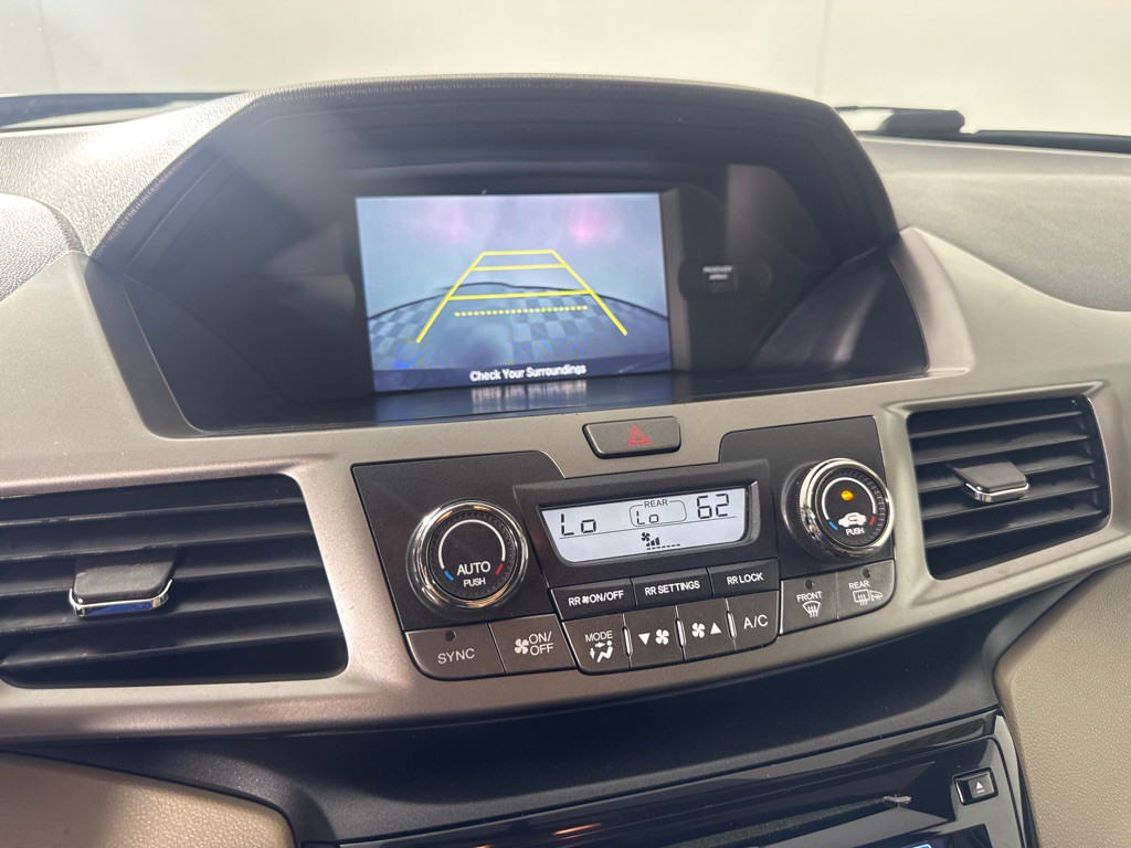 2016 Honda Odyssey Image 16