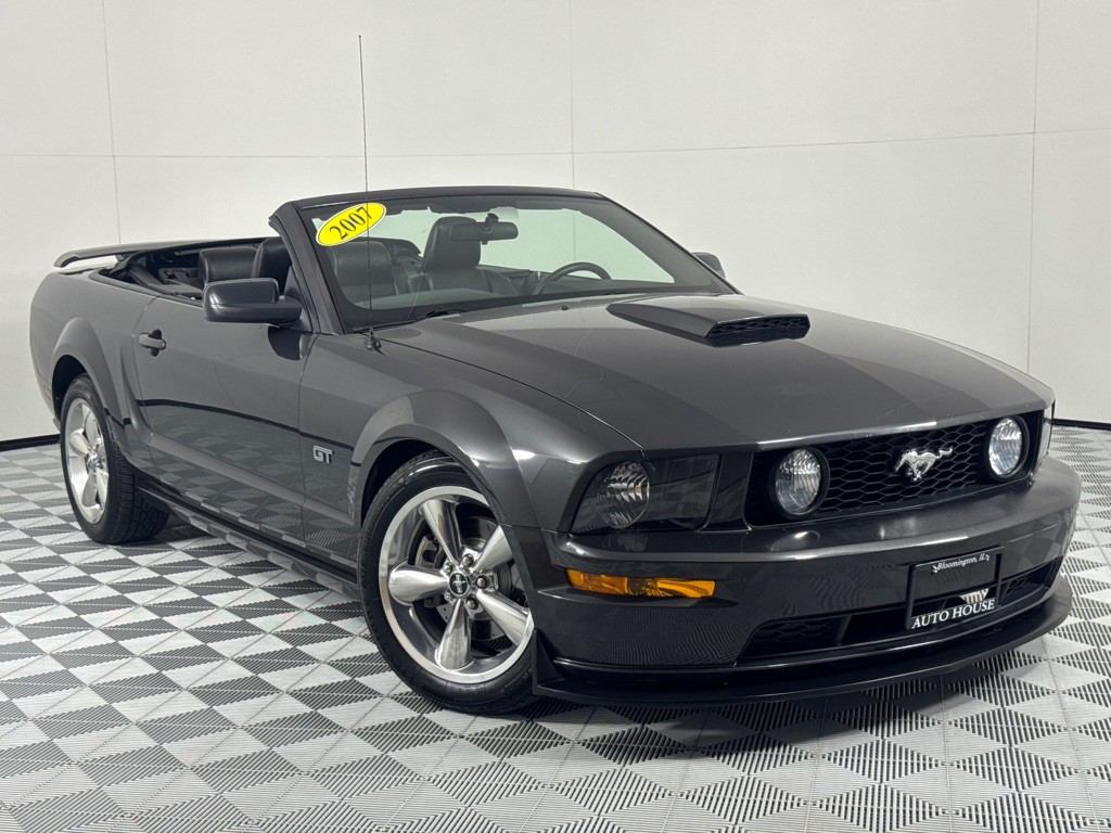 2007 Ford Mustang Image 2