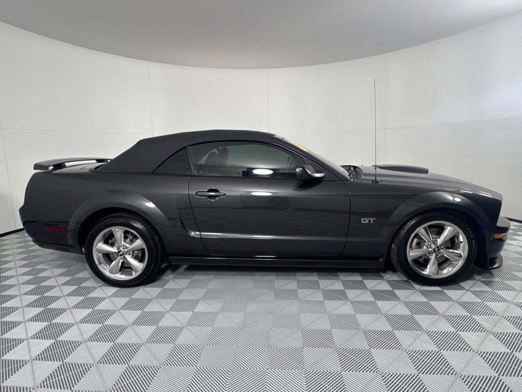 2007 Ford Mustang Image 11