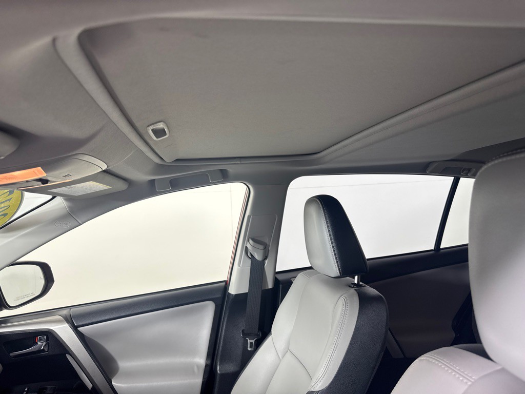 2017 Toyota Rav4 Image 12