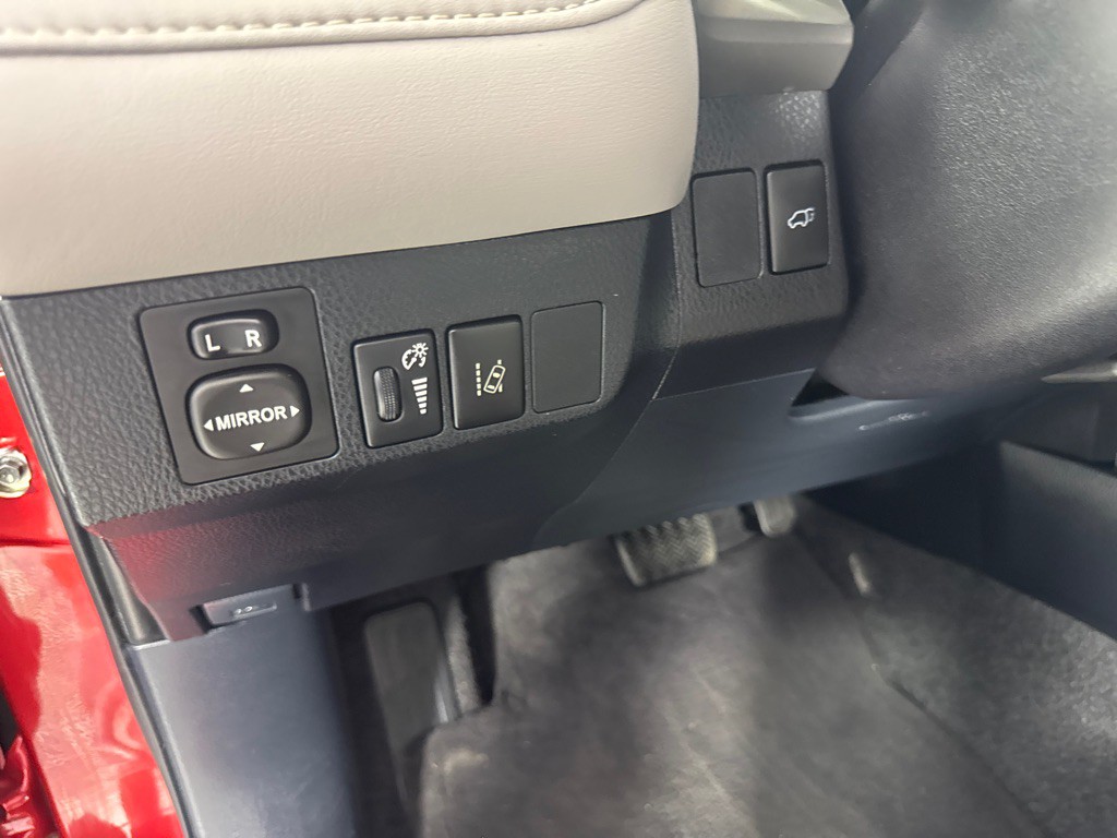 2017 Toyota Rav4 Image 13