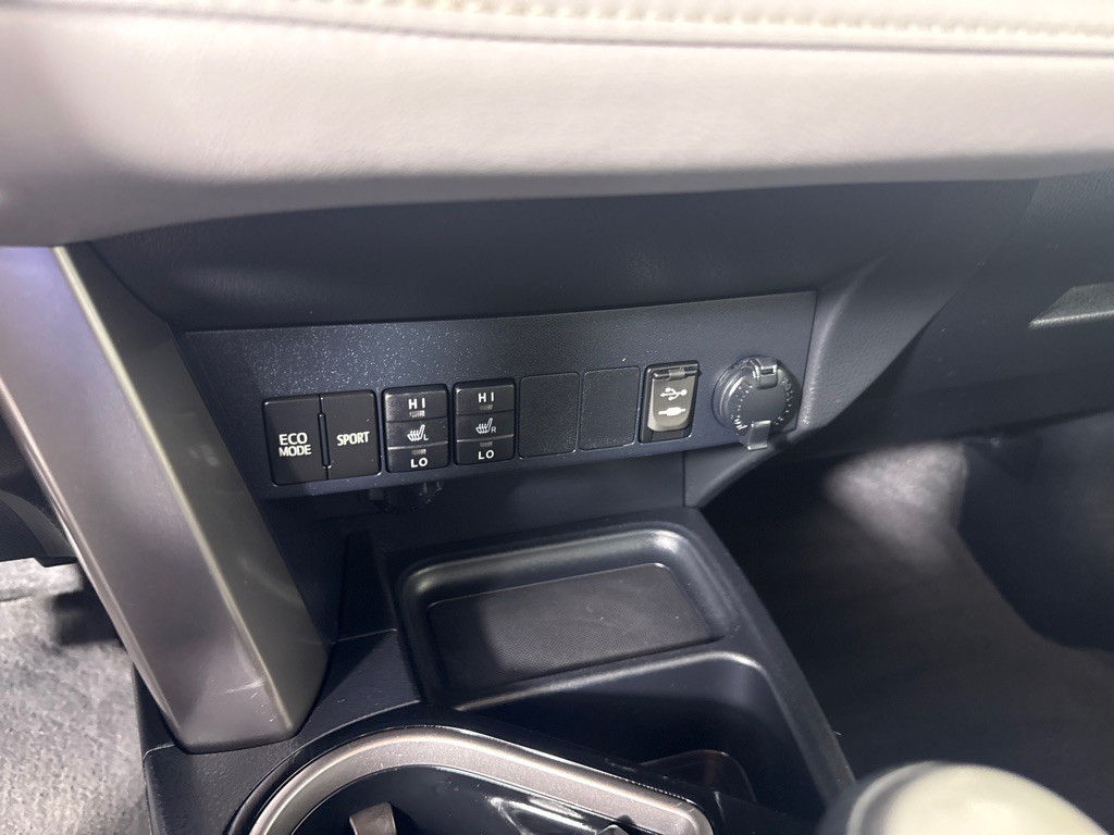 2017 Toyota Rav4 Image 17
