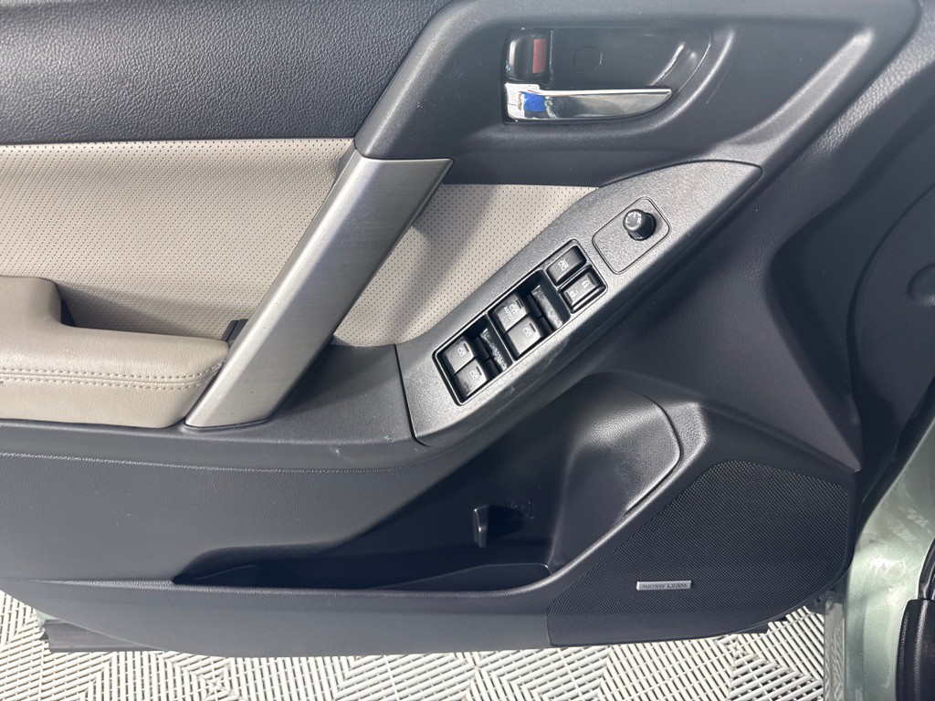 2015 Subaru Forester Image 8