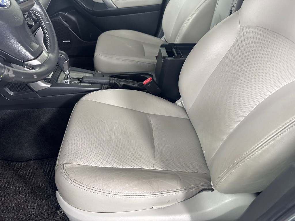 2015 Subaru Forester Image 9