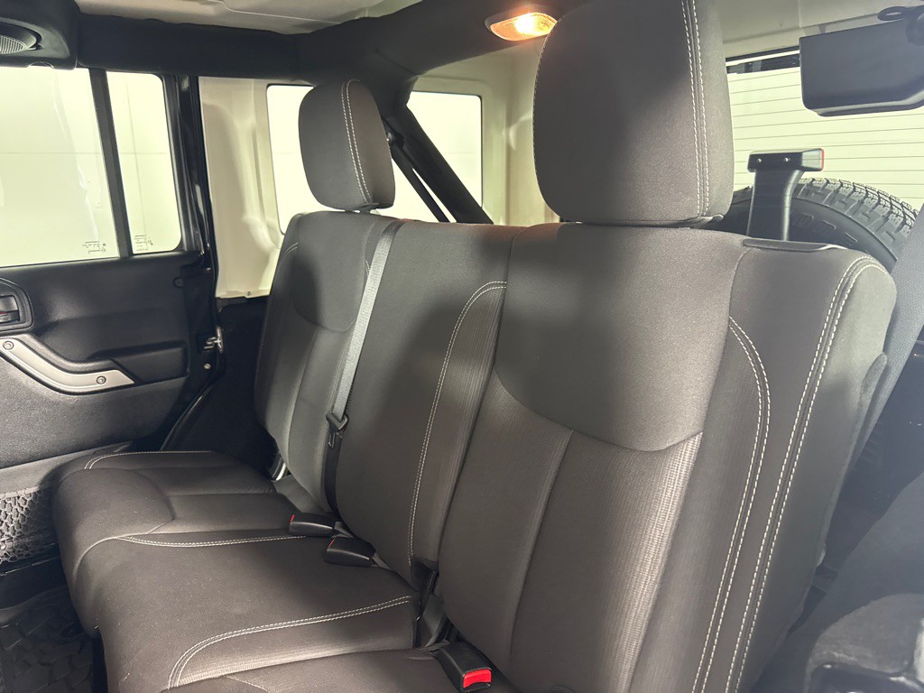 2014 Jeep Wrangler Unlimited Image 21
