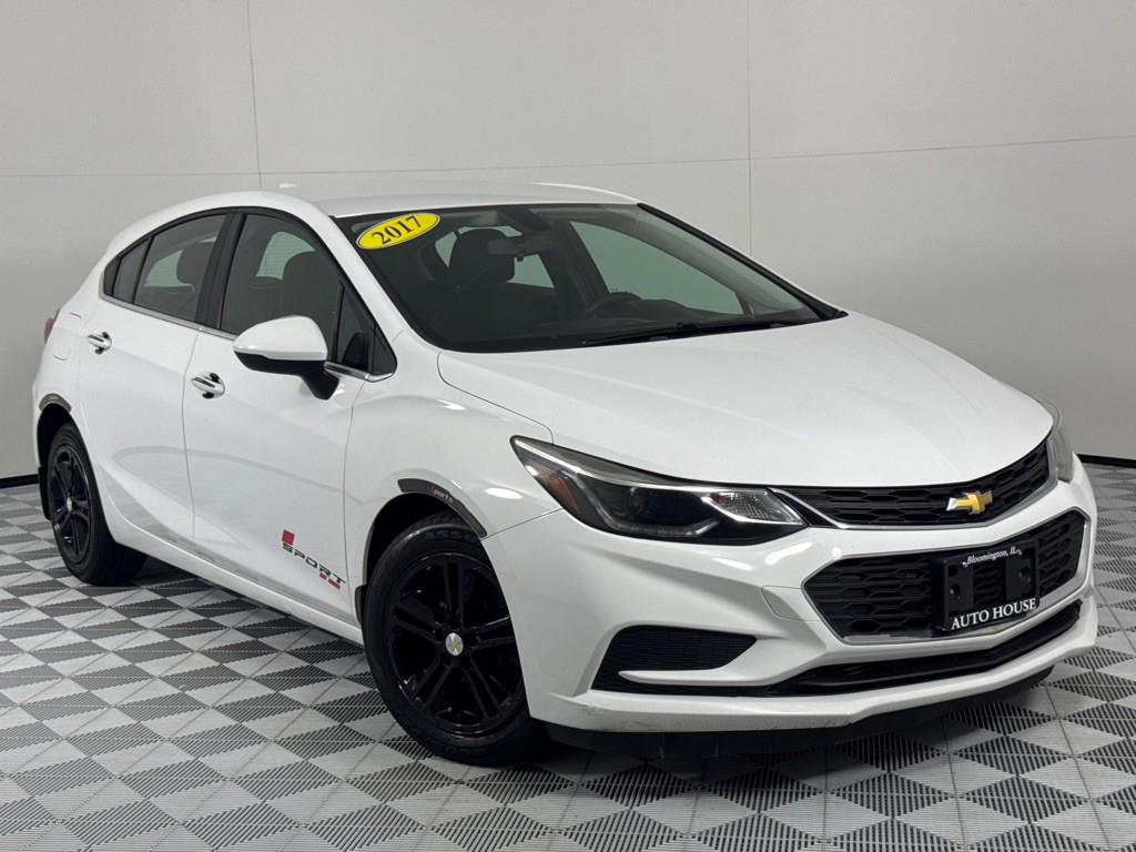 2017 Chevrolet Cruze Image 2