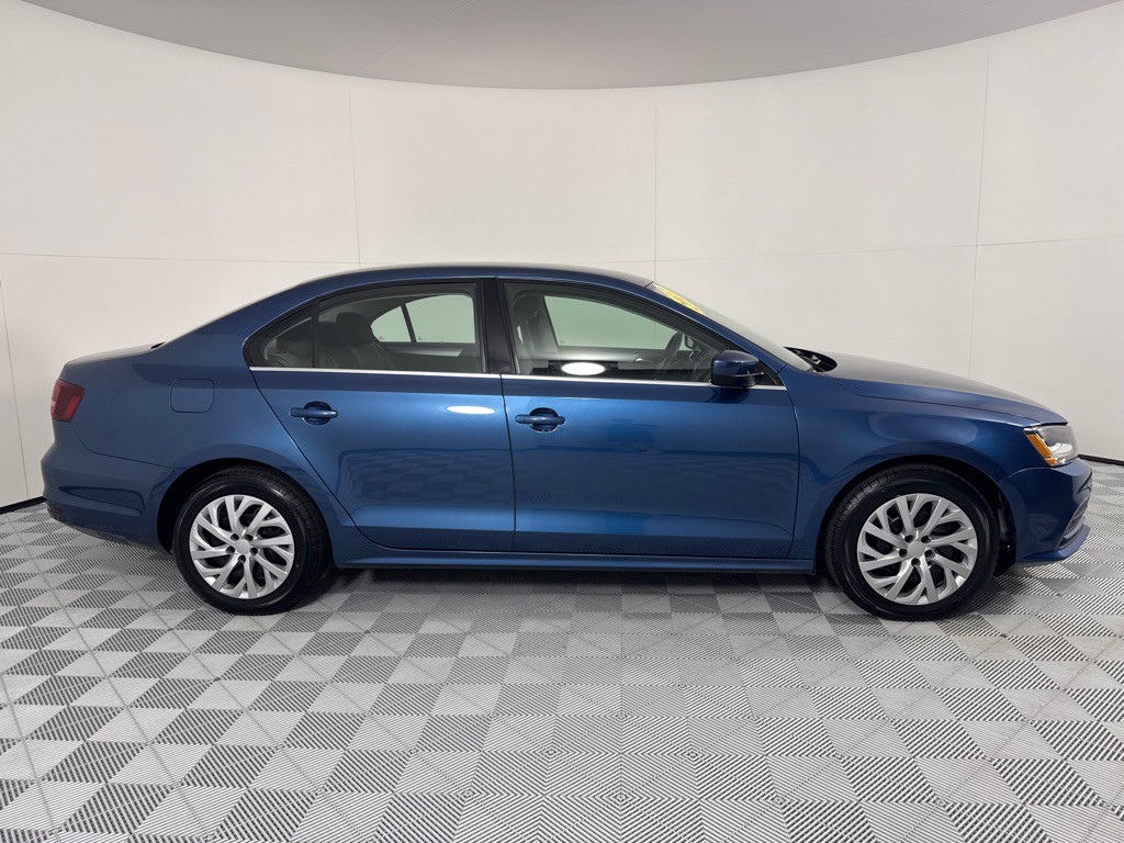 2017 Volkswagen Jetta Image 4