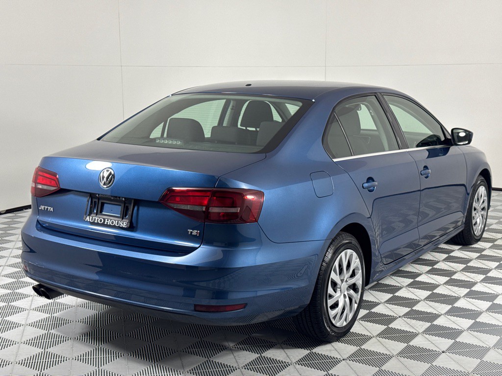 2017 Volkswagen Jetta Image 5