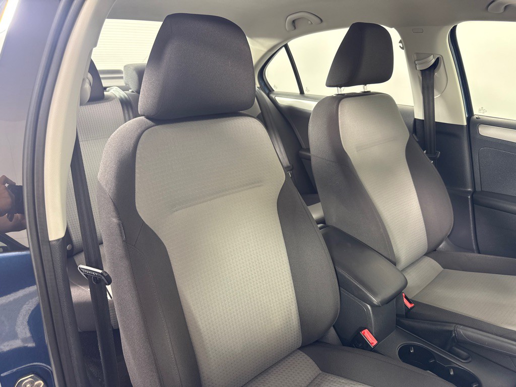 2017 Volkswagen Jetta Image 24