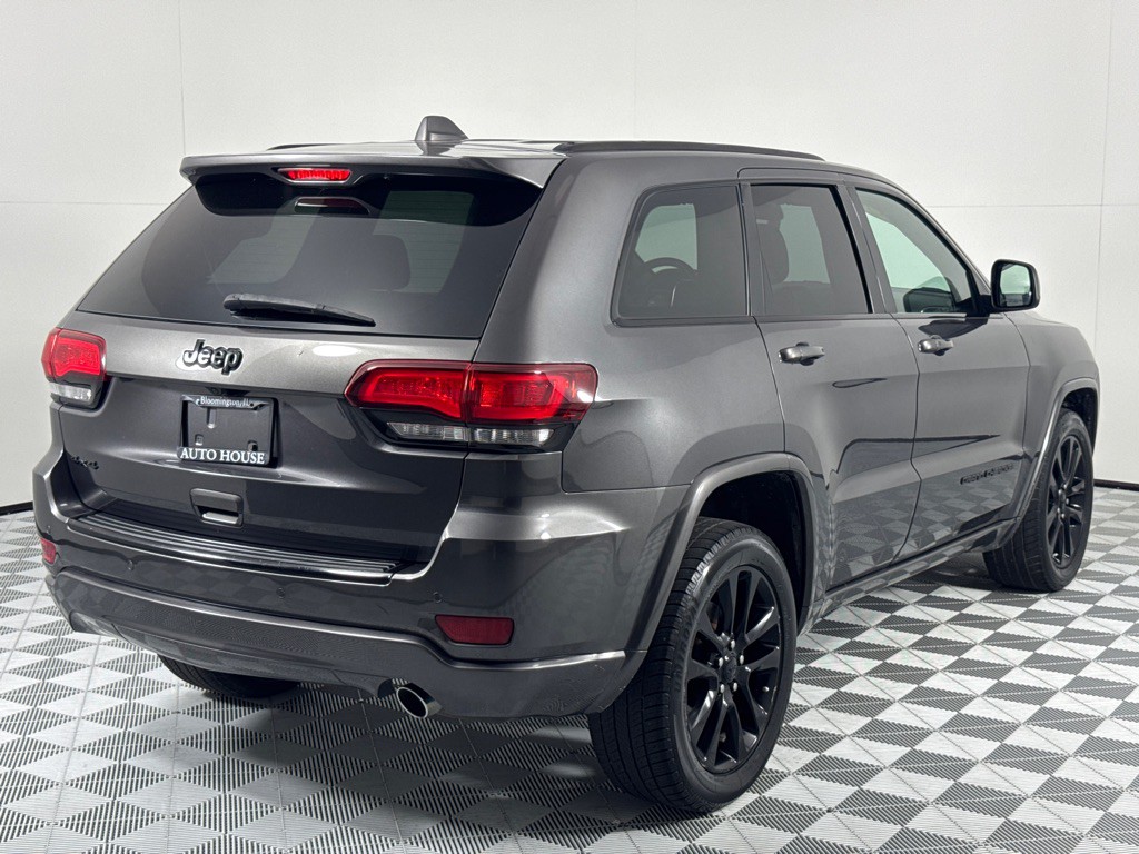 2017 Jeep Grand Cherokee Image 5