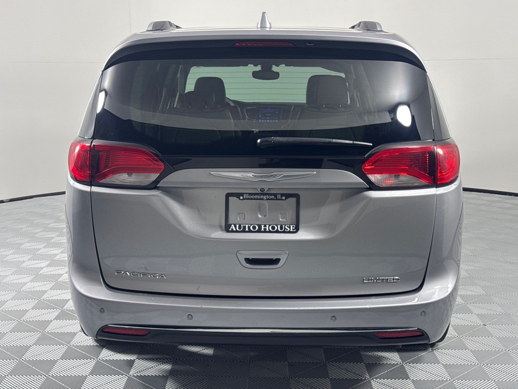 2017 Chrysler Pacifica Image 6