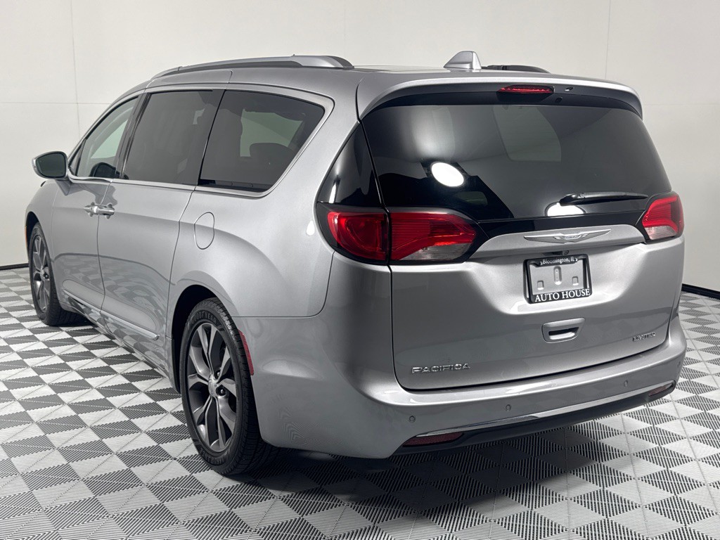 2017 Chrysler Pacifica Image 7